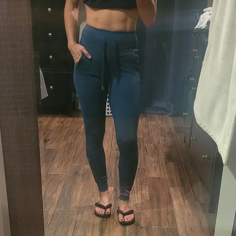 NWT Halara Softlyzero Joggers Dark Turquoise Size Small - Picture 1 of 11